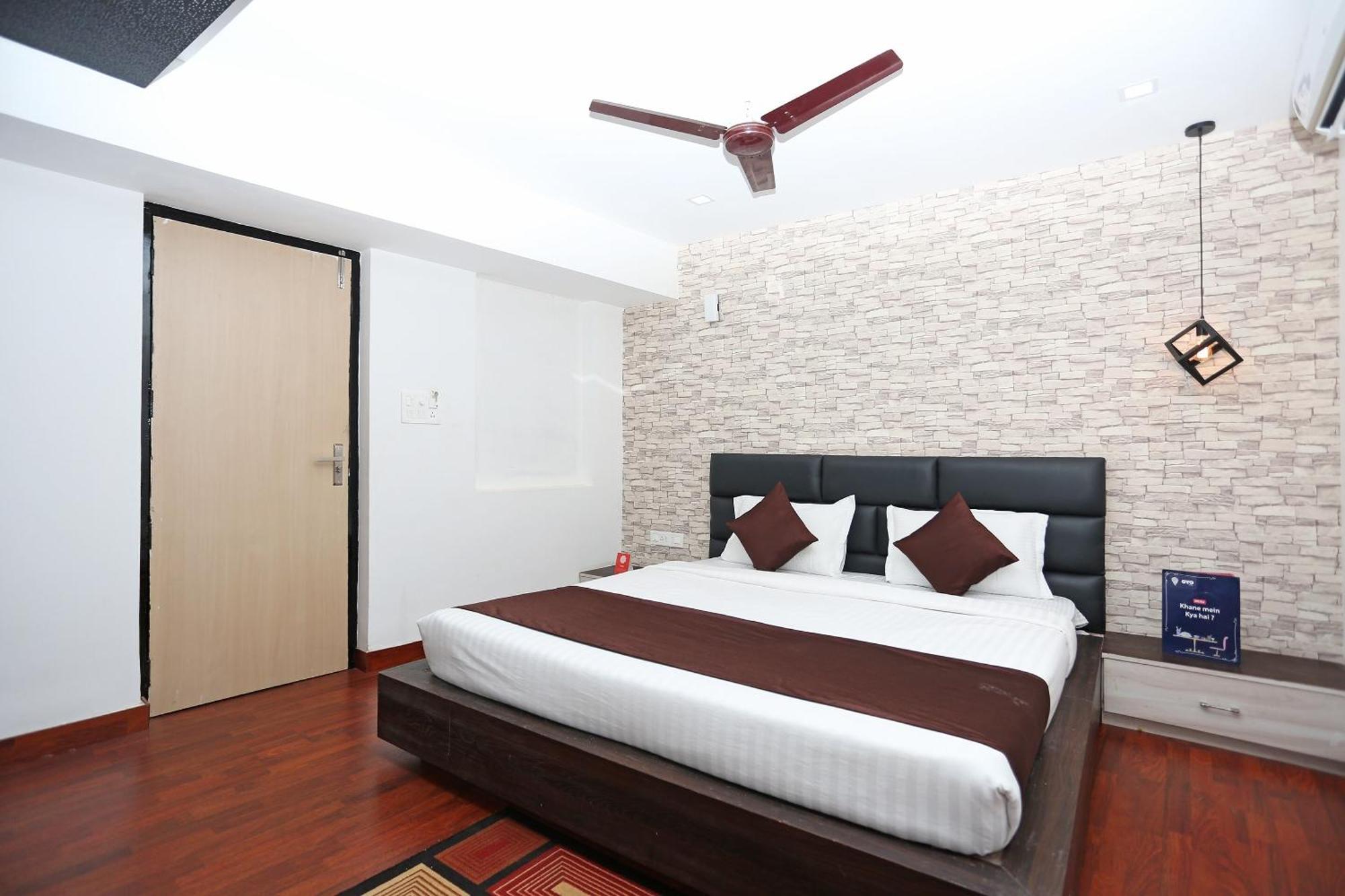 Hotel Super Capital O Sai Jagannath Khandagiri Exterior foto