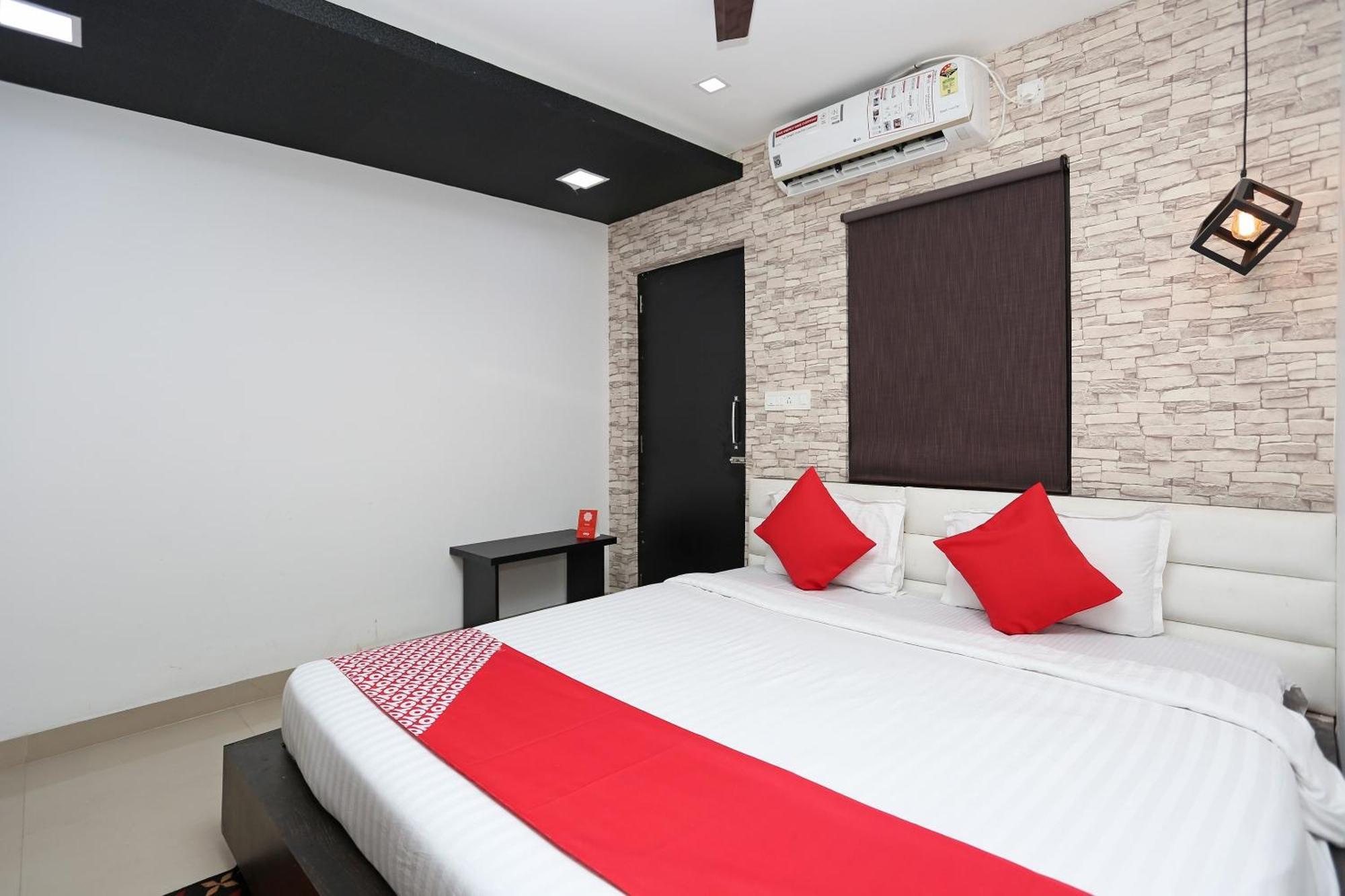 Hotel Super Capital O Sai Jagannath Khandagiri Exterior foto